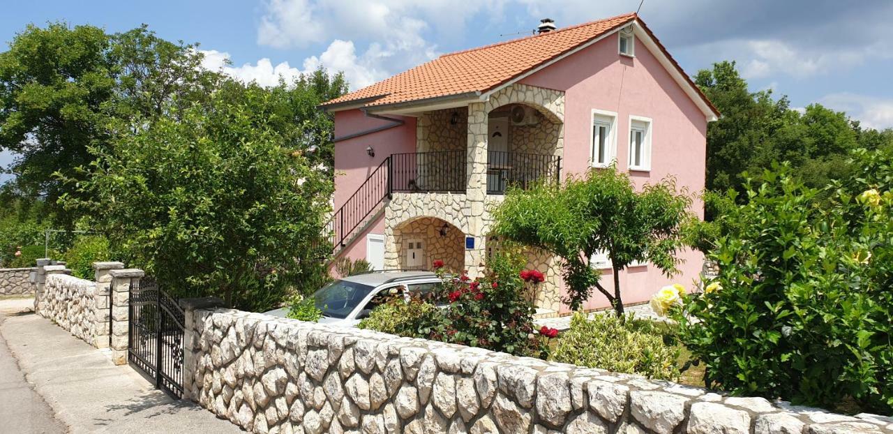 Apartments Roses Dobrinj Exterior photo